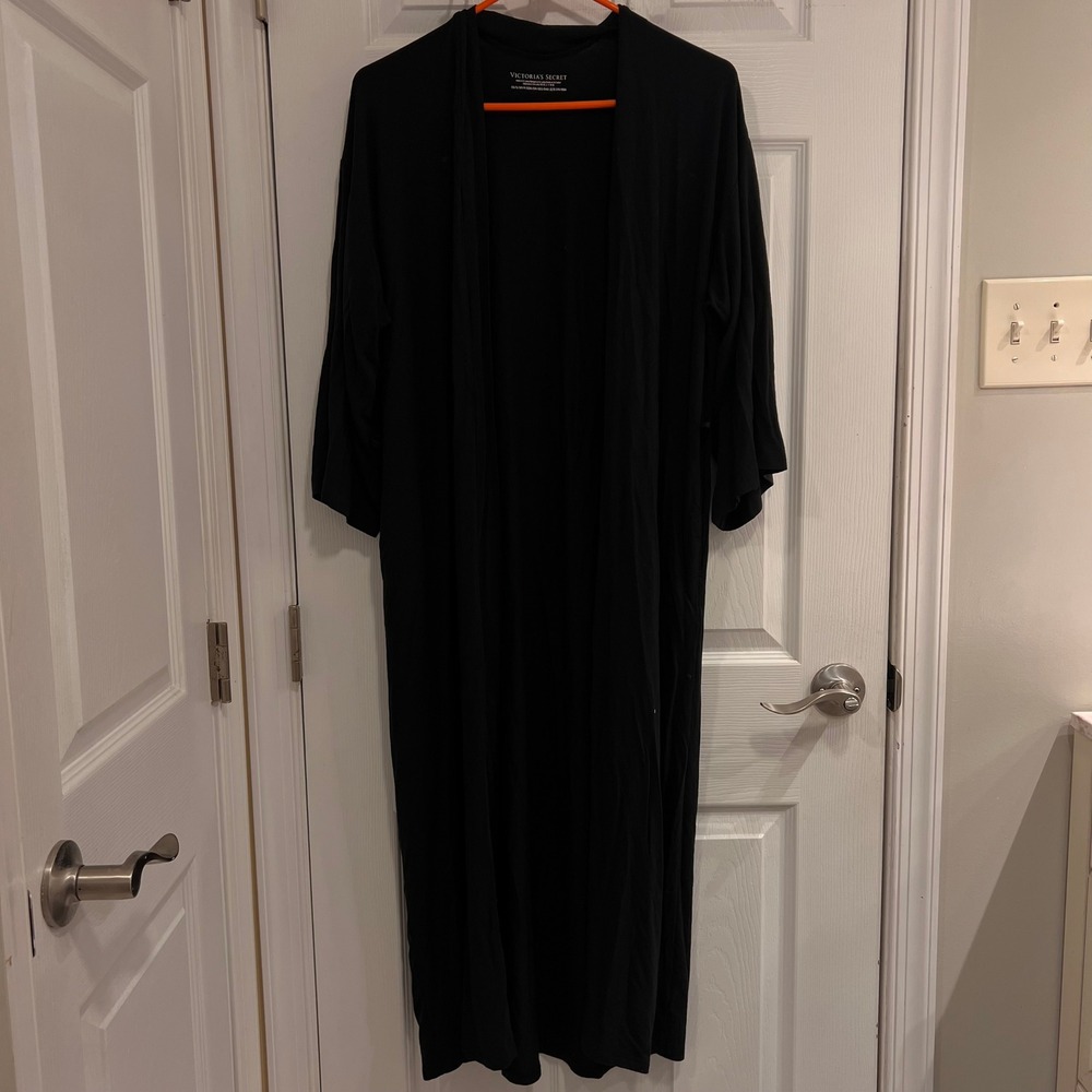 Victoria's Secret Black Long Kimono Robe‎